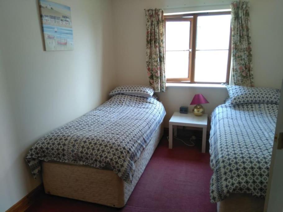 Cottage , Seaside Views, Quiet Beach, Awesome View Pendine Esterno foto