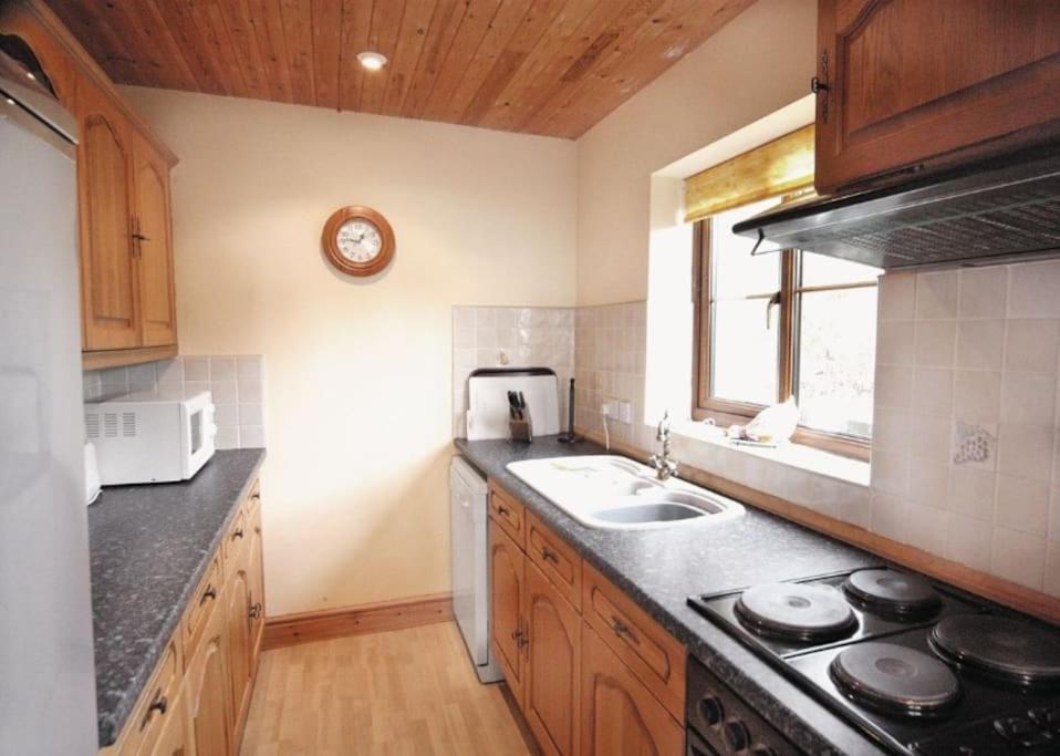 Cottage , Seaside Views, Quiet Beach, Awesome View Pendine Esterno foto